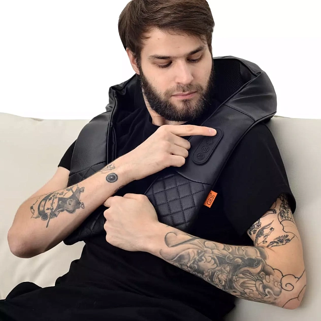 Массажер физиотерапевтический GESS-012 для шеи и спины черный